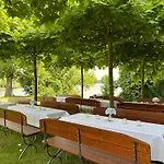 Am Jungfernsee 3*