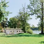 Am Jungfernsee 3*