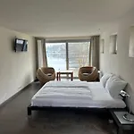 Hotel apartamentowy Am Jungfernsee