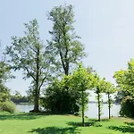 Am Jungfernsee 3*