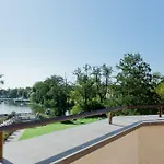 Am Jungfernsee 3*