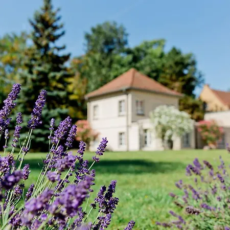 Am Jungfernsee 3*
