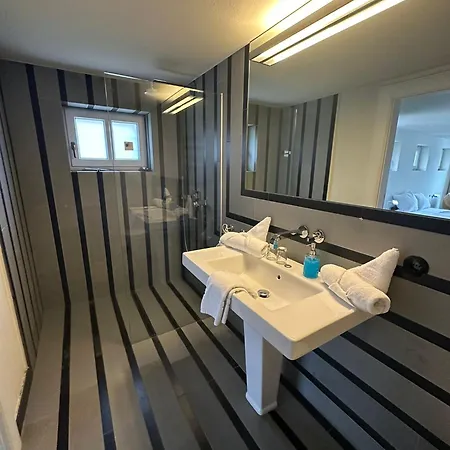 Am Jungfernsee 3*