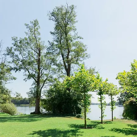 Am Jungfernsee 3*